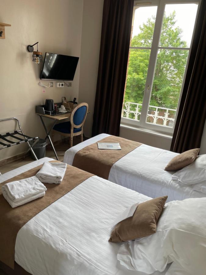 Hotel Logis Hotel- Restaurant Le Relais Guillaume De Normandy 2*