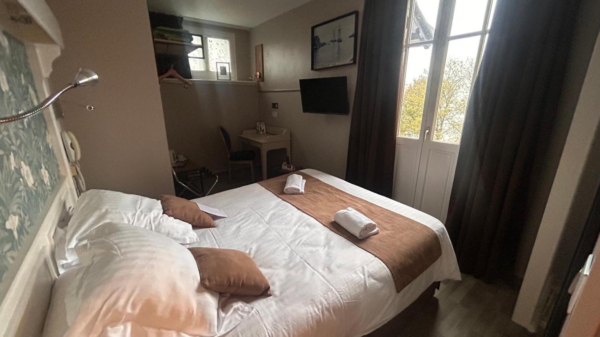 Logis Hotel- Restaurant Le Relais Guillaume De Normandy 2*