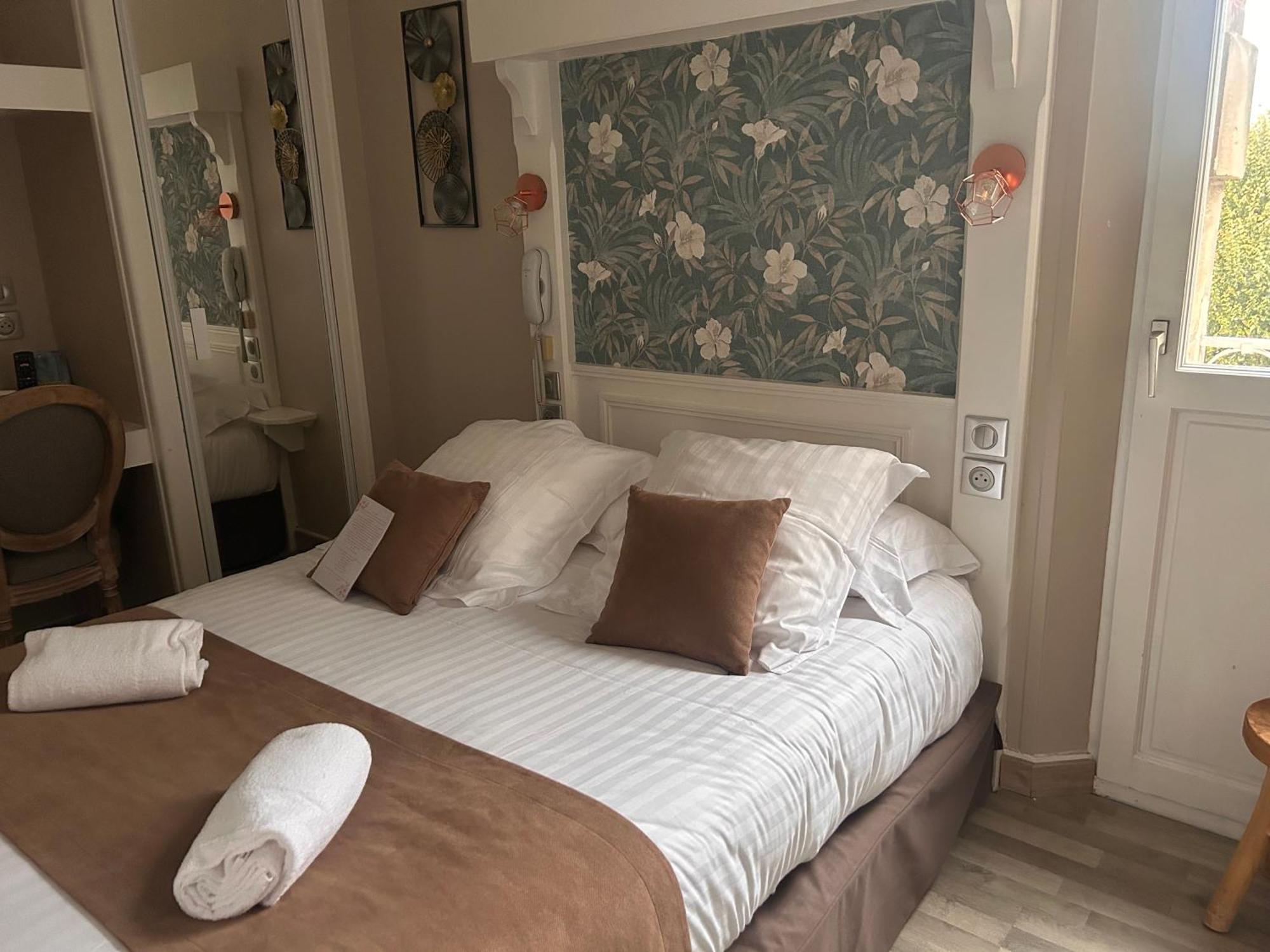 Logis Hotel- Restaurant Le Relais Guillaume De Normandy Hotel 2*
